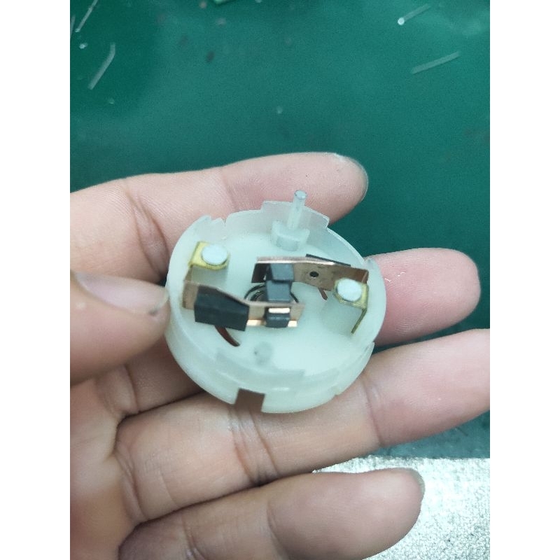 Nắp chổi than motor 550/555.