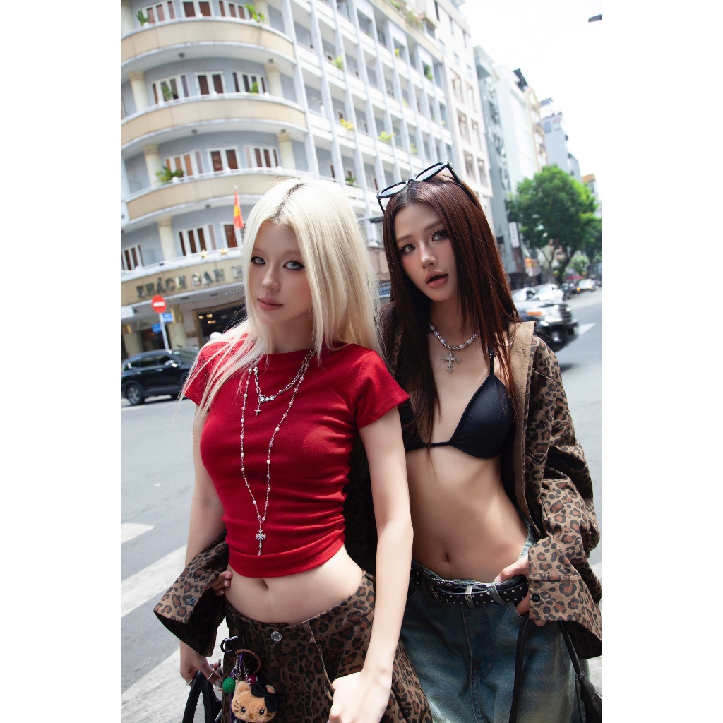 Áo baby tee form body siêu tôn dáng IU - 𝐊𝐈𝐋𝐋 𝐒𝐘𝐒𝐓𝐄𝐌 | BigBuy360 - bigbuy360.vn