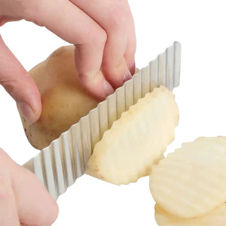 Dao Cắt Lát Sóng Răng Cưa Không Gỉ Cắt Rau Củ Quả An Toàn, Giúp Thực Phẩm Đẹp Mắt Hơn