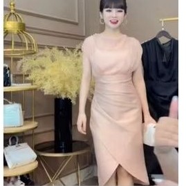 Đầm body xẻ tà đính ngọc Monoco