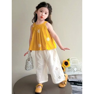  x89 Set váy cổ yếm hoa vàng siêu xinh cho bé 