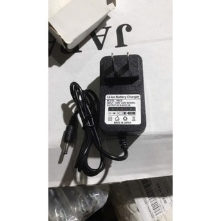 Thanh lý Sạc 2A - 8,4v, sạc nhanh cổng tròn 3,8-1,35mm. Sử dụng sạc pin áo quạt điều hòa