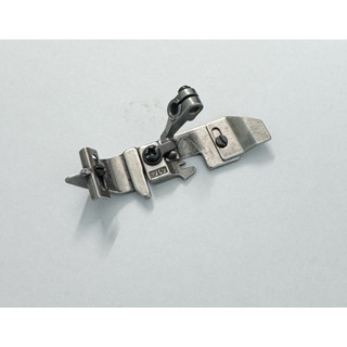 Cự ly vắt sổ 4 chỉ : chân vịt 4 chỉ p253, mặt nguyệt E809, răng cưa H445, táo kim KG142