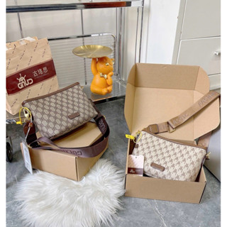 Túi xách nữ quảng châu chất đẹp dây bảng to kèm túi hãng ( không kèm hộp )