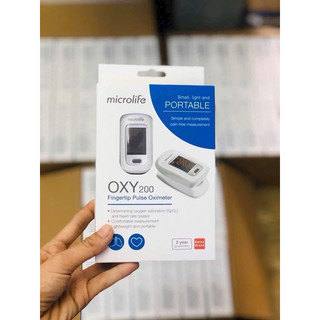 Máy đo nồng độ Oxy trong máu và nhịp tim Microlife OXY 200 - kèm bao đựng máy