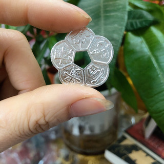 Xu Hoa Mai Màu Bạc 2,6cm - Vật Phẩm Phong Thuỷ May Mắn