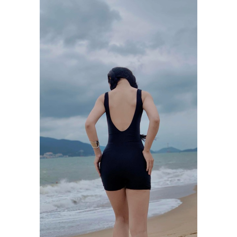 [ĐỒ BƠI CAO CẤP] Bikini, áo bơi liền mảnh khoét lưng chữ V FORM SHORT màu đen sành điệu | BigBuy360 - bigbuy360.vn