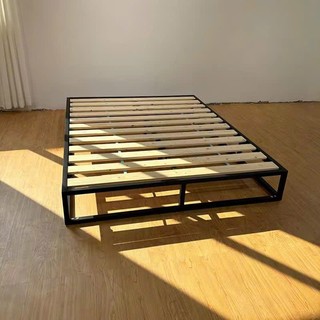  Giường Pallet Khung Sắt Tháo Lắp Rời-Gọn-Rát Gỗ Quế Thịt Tự Nhiên Dễ Dàng Di Chuyển-Hiện Đại-Nhận Làm Theo Yêu Cầu Ạ. 