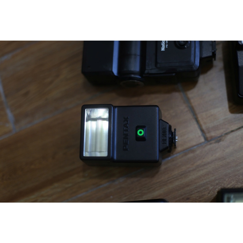 Thanh lý flash + máy ảnh film decor hỏng hoặc chưa xác nhận hoạt động - Máy ảnh Phim