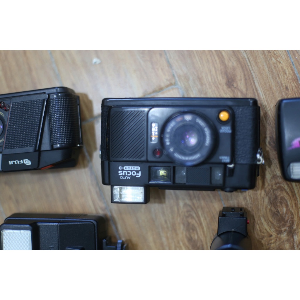 Thanh lý flash + máy ảnh film decor hỏng hoặc chưa xác nhận hoạt động - Máy ảnh Phim
