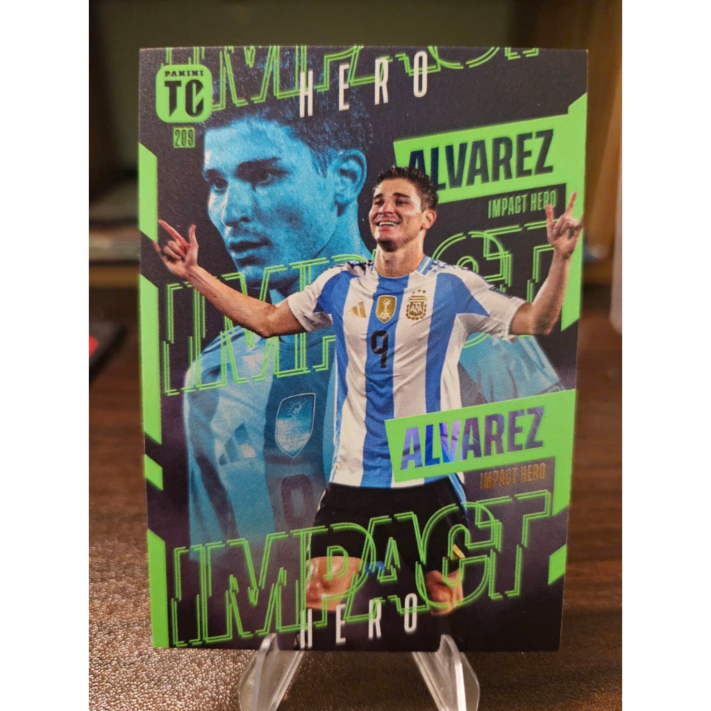 Thẻ IMPACT HERO Julian Alvarez Panini Top Class Pure Football 2025 (Argentina)