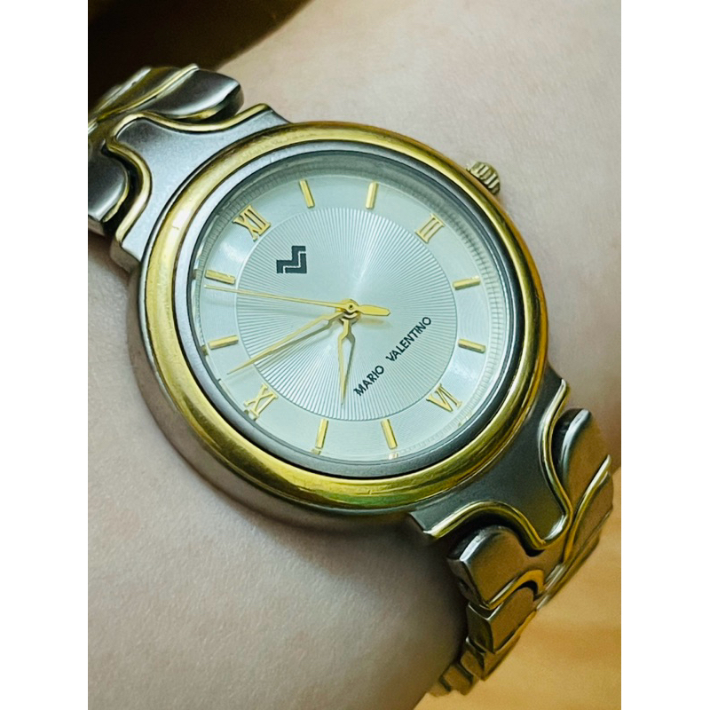 Đồng hồ Mario Valentino Nhật dây Demi nữ tay to bao đẹp.