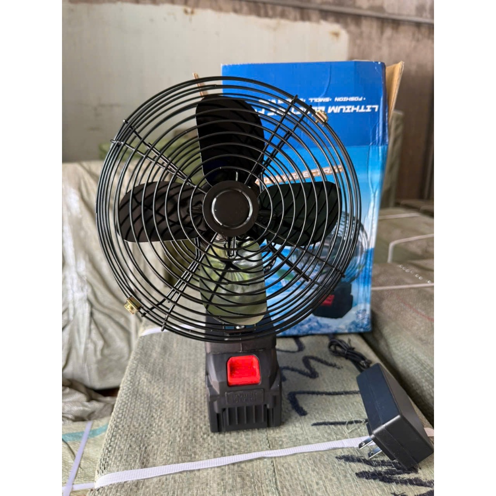 Quạt Tích Điện Sử Dụng Pin