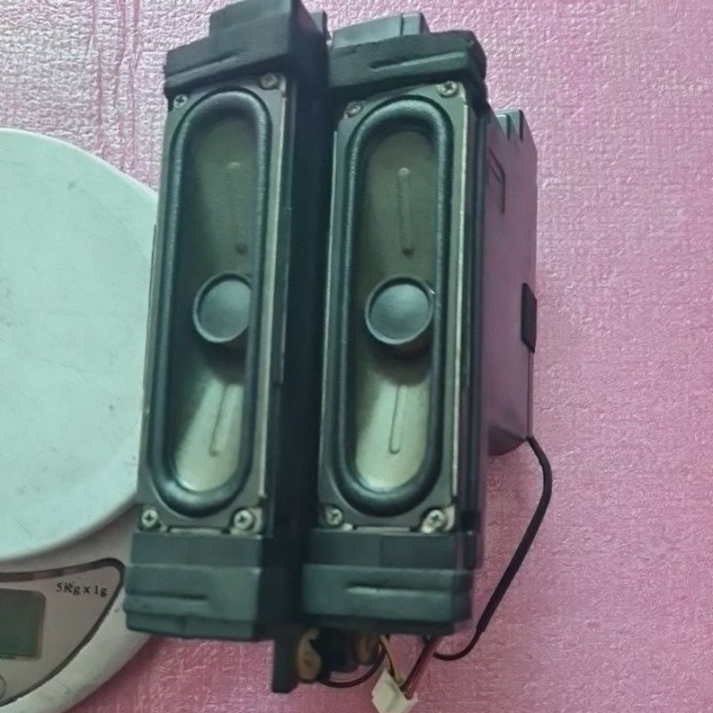 Cặp loa toàn dãi 8ohm/10w , tháo từ tivi SAMSUNG 32EH4000/5000 ,có sẵn hộp cộng hưởng