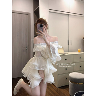 Set Bộ Đồ Áo Trễ Vai Tay Loe Mix Chân Váy Ngắn, Set Tiểu Thư Áo Ren Đính Đá Phối Chân Váy Tầng