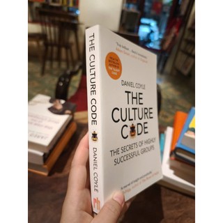 Sách - The Culture Code: The Secrets of Highly Successful Groups by Daniel Coyle - Business book