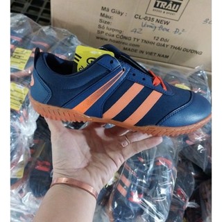 Giầy đá banh Futsal và sân cỏ nhân tạo siêu giảm giá.