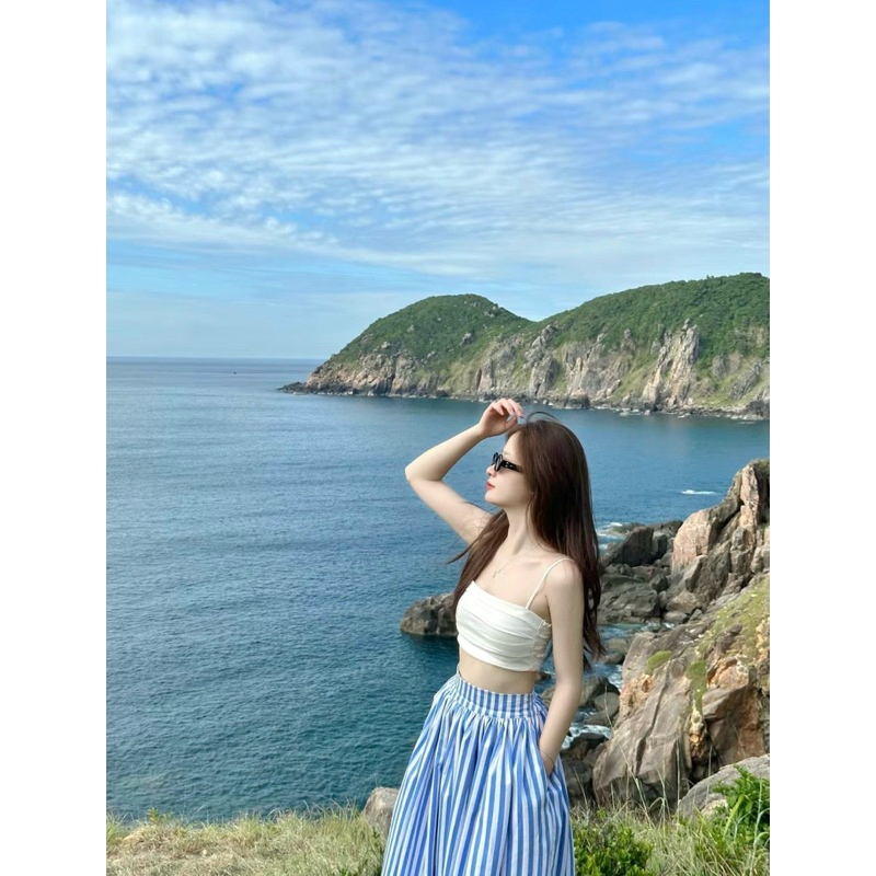 Set Đồ Nữ Đi Biển Aó 2 Dây Bo Chun Mix Chân Váy Kẻ Dáng Dài Nhẹ Nhàng Mà Vẫn Tôn Body Xinh Mê | BigBuy360 - bigbuy360.vn