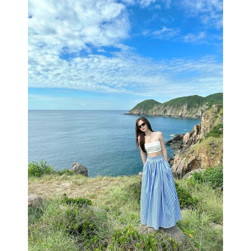 Set Đồ Nữ Đi Biển Aó 2 Dây Bo Chun Mix Chân Váy Kẻ Dáng Dài Nhẹ Nhàng Mà Vẫn Tôn Body Xinh Mê | BigBuy360 - bigbuy360.vn