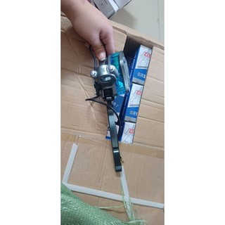 Tay phanh củ dầu Xám Xmen bên phải