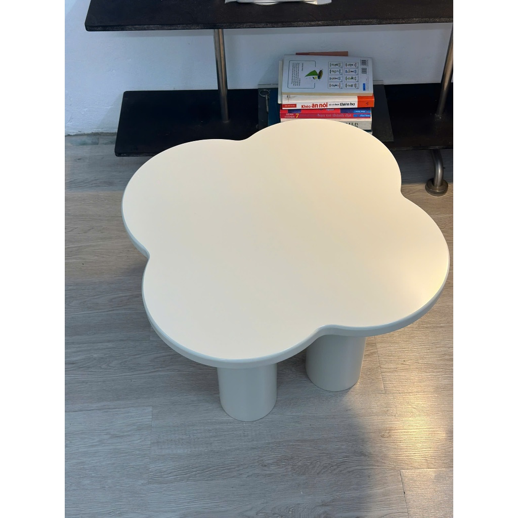 Bàn decor mặt cánh hoa, bàn sofa chân trụ IINE gỗ MDF chống ẩm 50*50*38cm | BigBuy360 - bigbuy360.vn