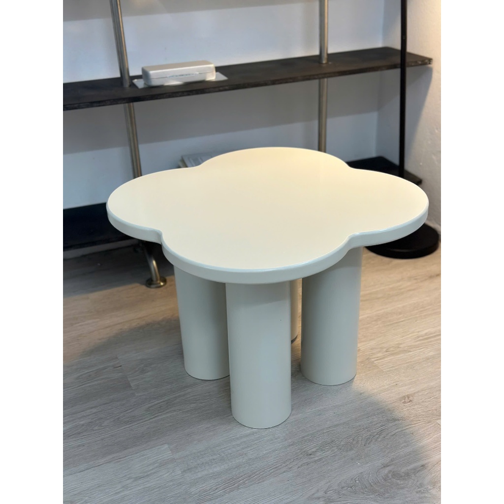 Bàn decor mặt cánh hoa, bàn sofa chân trụ IINE gỗ MDF chống ẩm 50*50*38cm | BigBuy360 - bigbuy360.vn