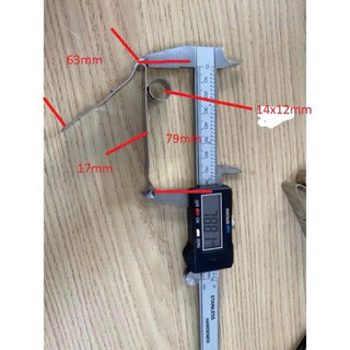 lò xo kẹp chổi than 25x32mm(1 lò xo, 2 lò xo) chiều dài 1* chiều dài 2*bề ngang * đường kính lò xo * chiều dày lò xo