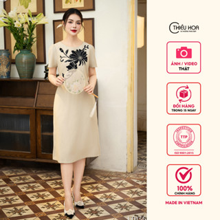 Đầm trung niên thiết kế đơn giản chất liệu Vải linen tạo độ rũ nhẹ thương hiệu Thiều Hoa DD5L0136