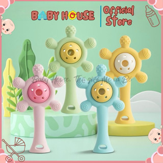 Đồ chơi gặm nướu xúc xắc hỗ trợ khả năng cầm nắm, nghe nhìn cho bé.