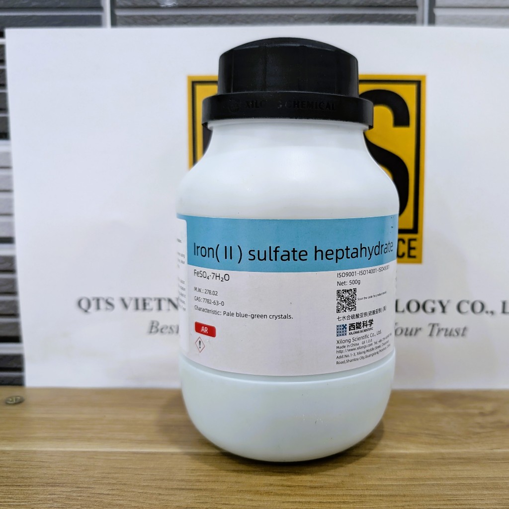Sắt(II) sunfat - Iron(II) Sulfate Heptahydrate - FeSO4.7H2O - Chai 500G