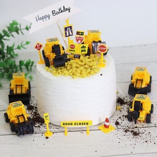 Sét 6 máy xúc trang trí bánh kem, quà tặng sinh nhật kích thước 4x9cm