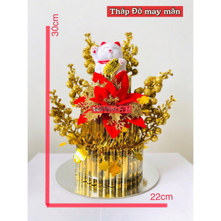 Tháp tỏi dâng ban thờ Thần Tài