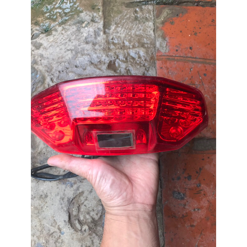 Ốp đèn hậu xe điện 133s,133splus cũ tốt tháo xe