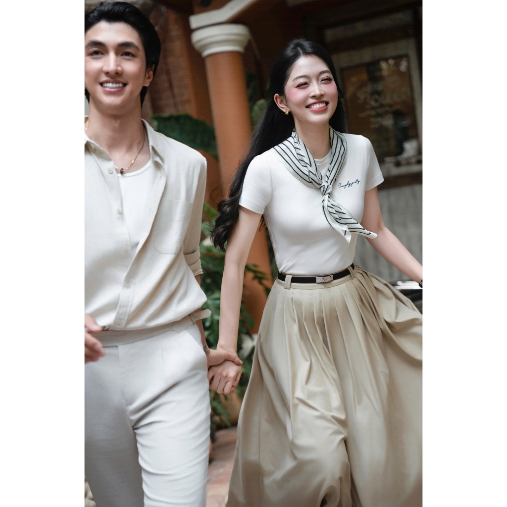 (Blue to Bloom) Áo cotton cổ tròn kèm khăn thêu logo, Chân váy chất kaki dáng xòe kèm belt Calie Af169, Cx065 | BigBuy360 - bigbuy360.vn