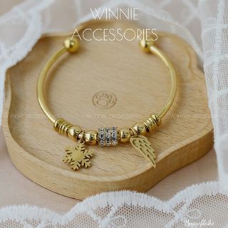 Vòng tay nữ Titan Open Charm