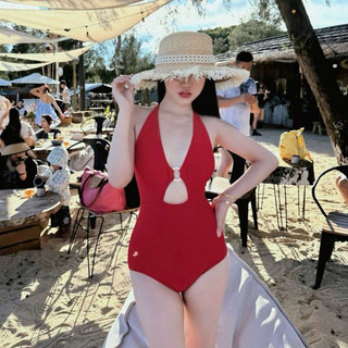 Bikini một mảnh khoét ngực kiểu cổ yếm,có hai dây sau lưng tạo sự quyến rũ QCCC-HH211
