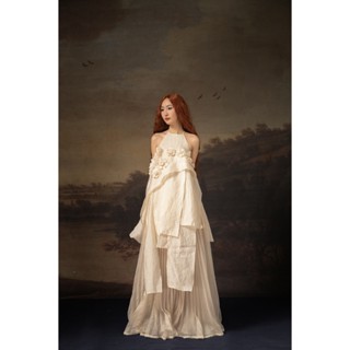  Set áo yếm cách điệu đính hoa và chân váy xoè xếp ly THE COUNTRY Hona-Miset vải chiffon 