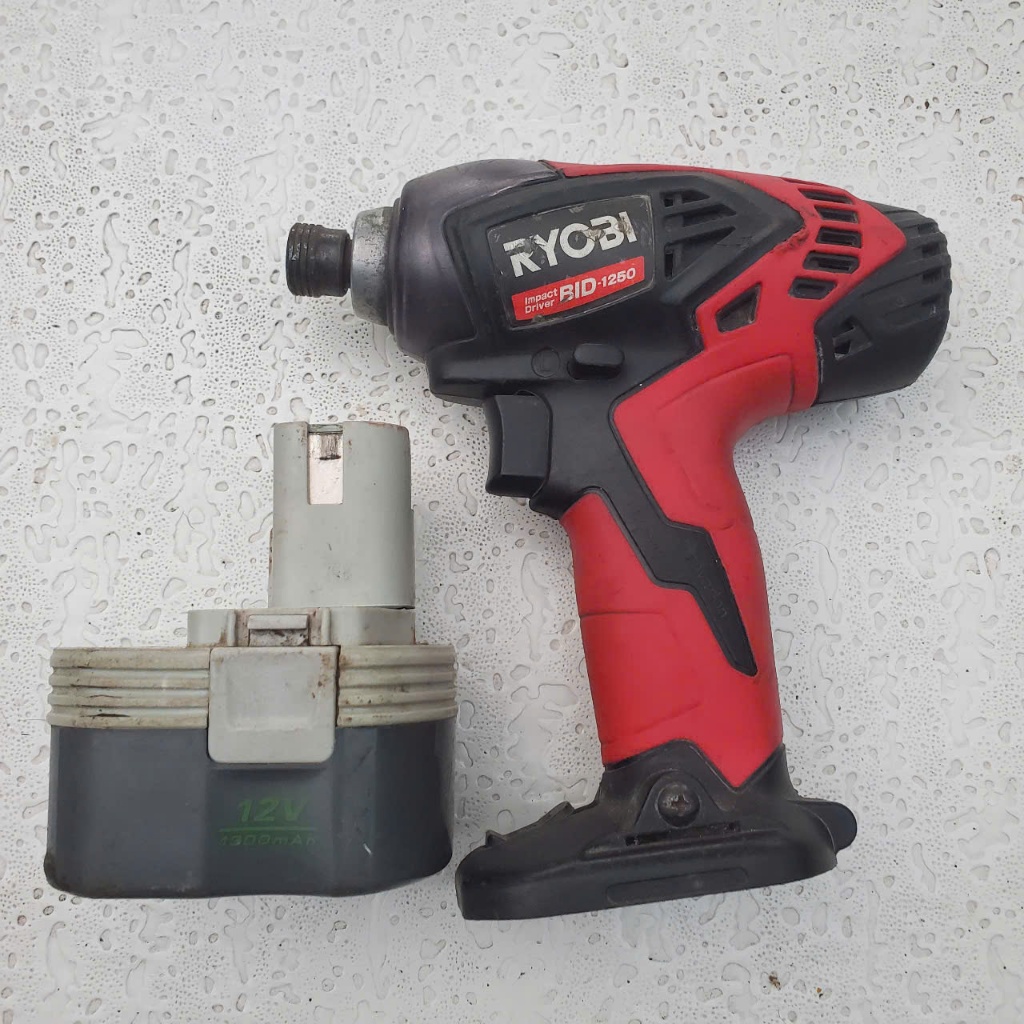 Bắn vít Ryobi: BID-1250 12v ( thân máy + vỏ pin )