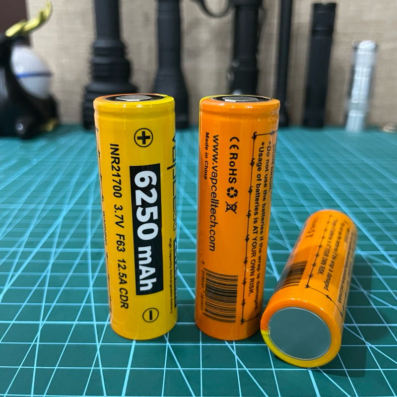 Pin sạc 21700 Vapcell F63 Dung lượng 6250mAh Xả 12,5A