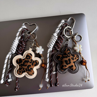 [DA PU] Móc Treo Túi Xách Hình Hoa Da Báo, Charm Đeo Túi Xác Hình Hoa Da Báo, Móc Treo Cặp Sách Hình Hoa Da Báo Cá Tính