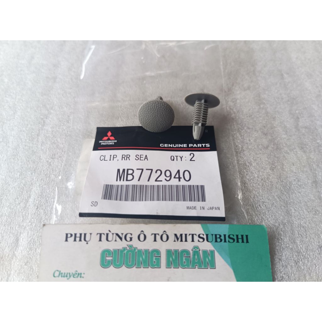 Kẹp trần (Clip roof) Pajero V31 V32 V33 V43 MB772940 (Xám)