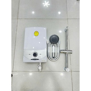 Máy tắm nước nóng Ariston có bơm trợ lực