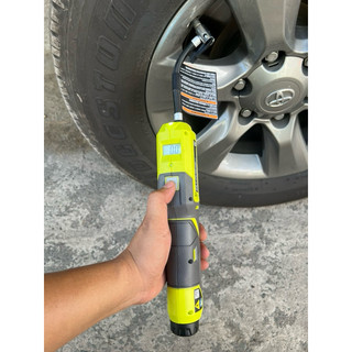 Bơm xe pin ryobi 4v
