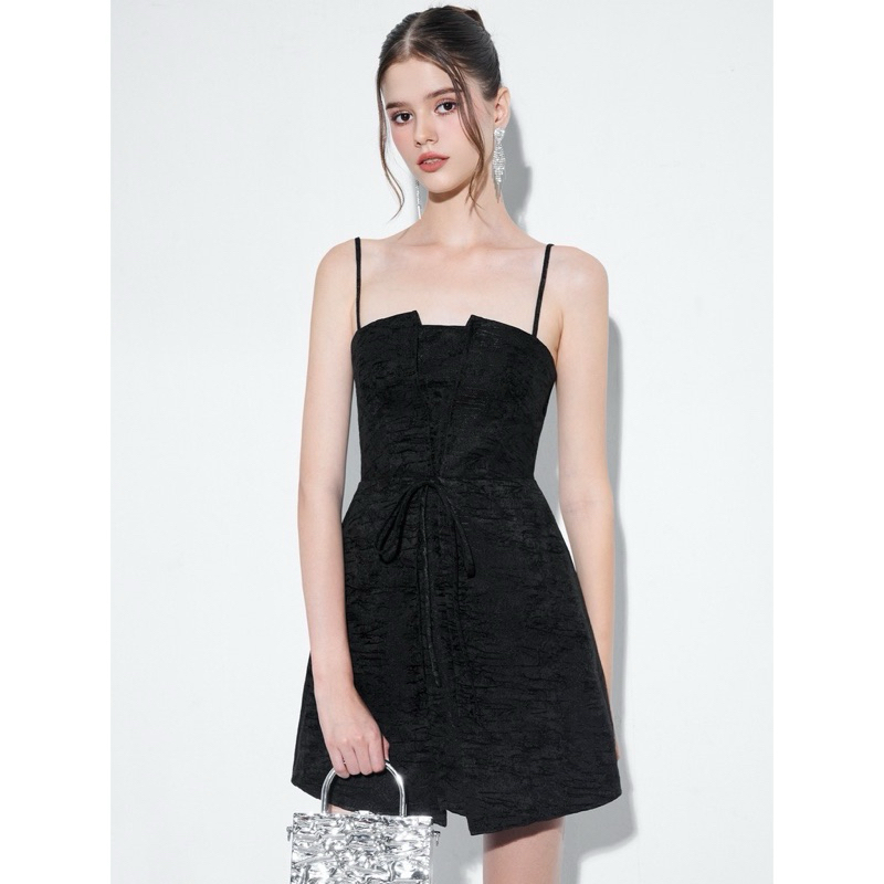 Pass thanh lý RECHIC Đầm ngắn hai dây Daphne chiết eo phối 2 lớp xẻ tà phía trước sang trọng- Size S