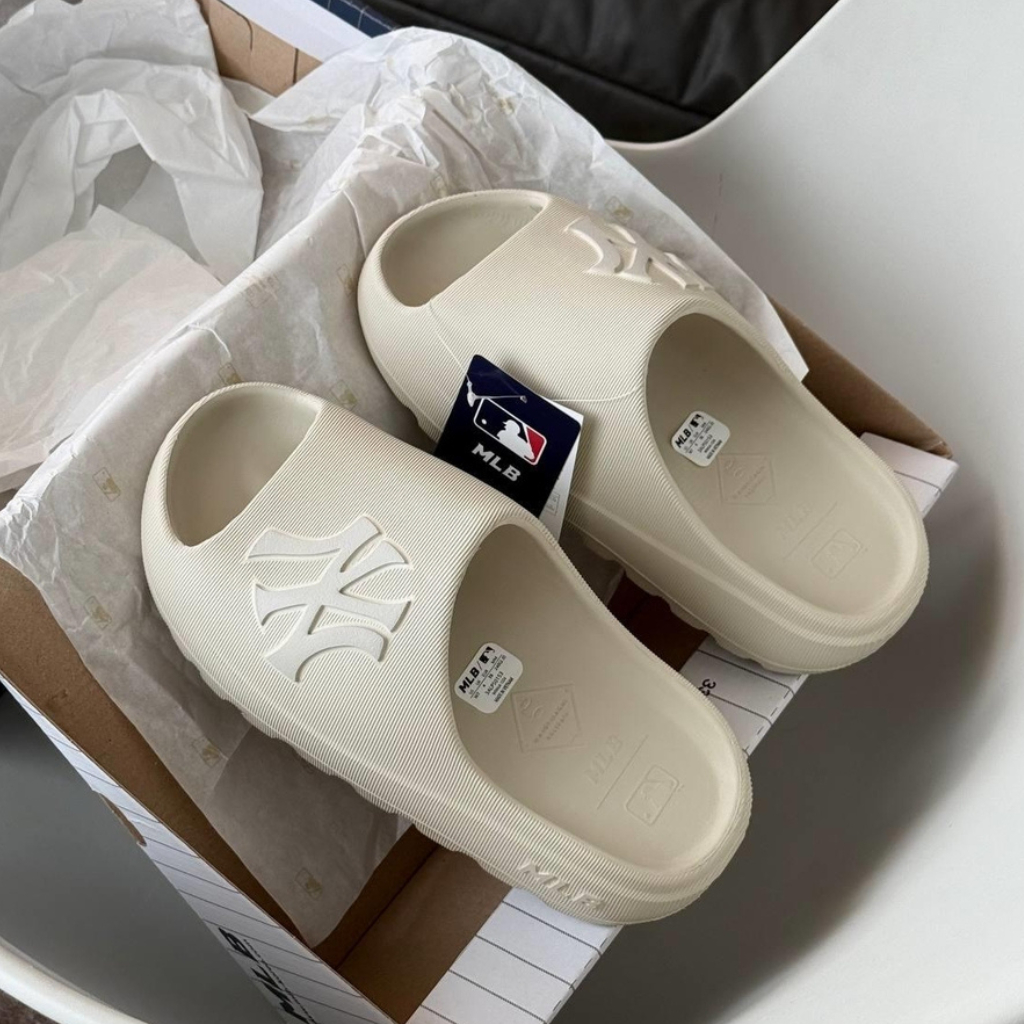 Dép MLB NY Skipper Slide New York Yankees Đế Cao 5cm - Dép MLB NY Đúc Nguyên Khối Nam Nữ Chống Thấm 