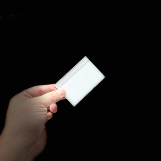 Tấm gạt hỗ trợ dán điện thoại