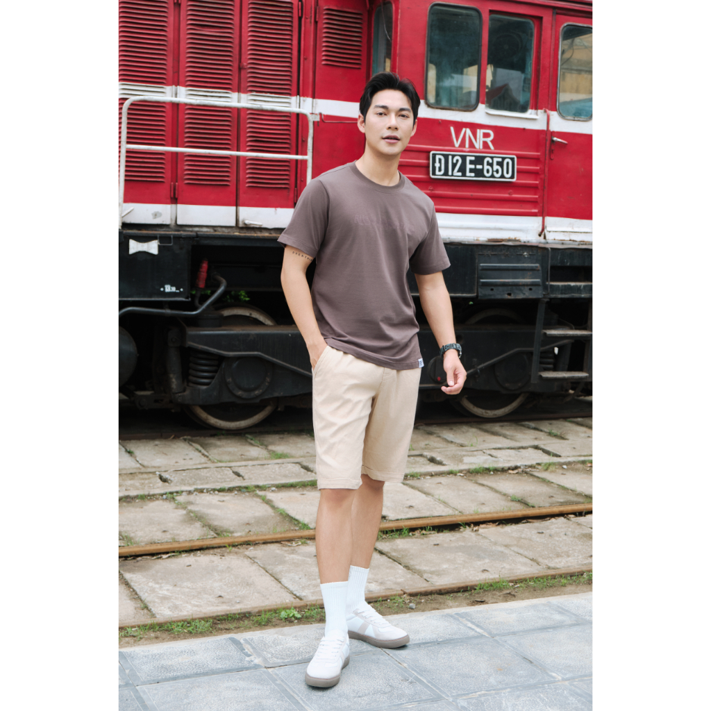 Quần Short Nam Dugarco Chuẩn Phom Cao Cấp Mềm Mại, Thoải Mái, Thiết Kế Trẻ Trung 233TM21054