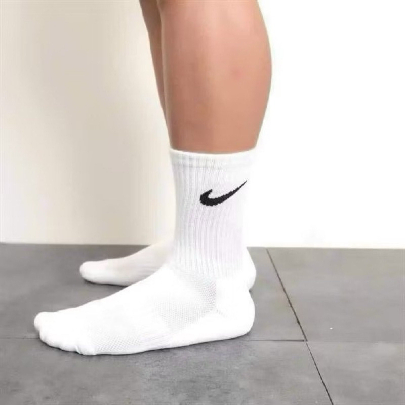 Tất dệt kim Nike