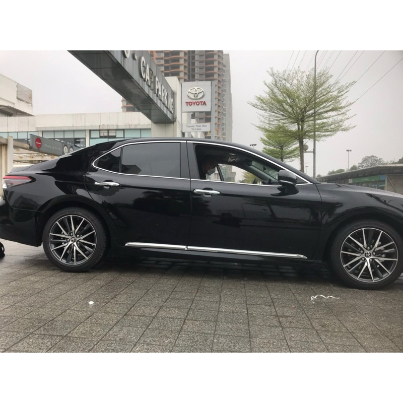 Nẹp sườn 4 Cửa Camry 2019-2020-2021-2022-2023-2024 nhựa ABS mạ crom sáng bóng