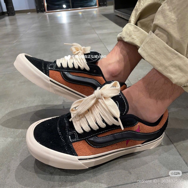 Giày Vans Knu Skool x Disney